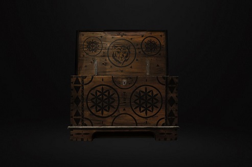 <p><span style="font-weight: bold;">Riddle Chest With Buttons&nbsp;</span><br></p>